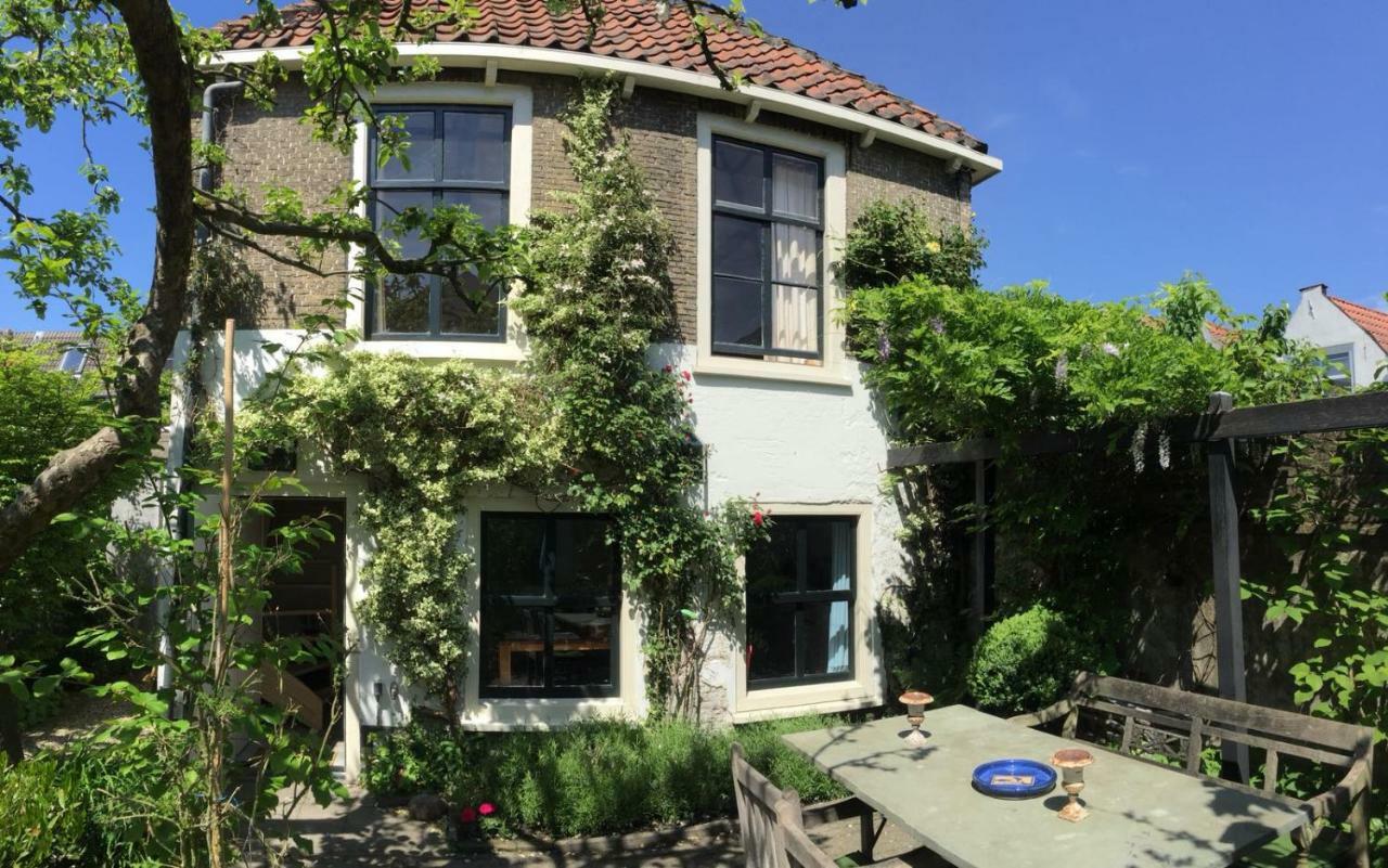 Apple Tree Cottage - Charming Home At Beautiful Canal In Our Idyllic Garden 豪达 外观 照片